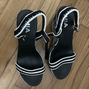 MIA Platform Wedges - Black and White